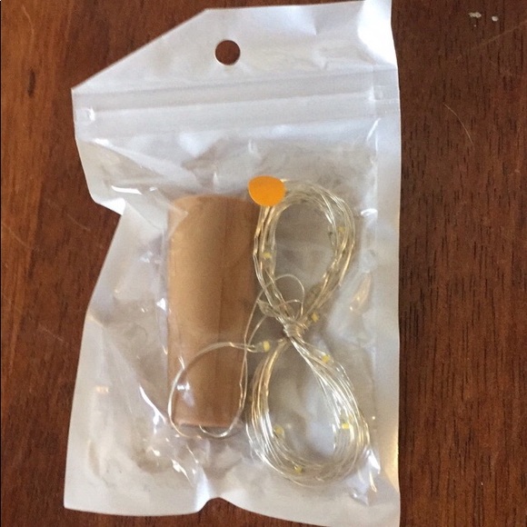 White poinsettia wine bottle lantern - Picture 6 of 8